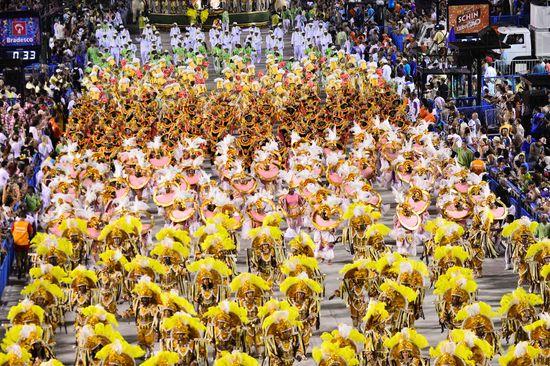 Due mln di maschere di Carnevale tossiche. Rischi per pelle e occhi Due mln di maschere di Carnevale tossiche. Rischi per pelle e occhi