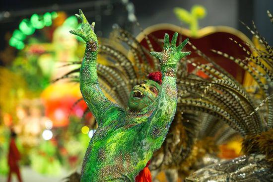 Due mln di maschere di Carnevale tossiche. Rischi per pelle e occhi Due mln di maschere di Carnevale tossiche. Rischi per pelle e occhi