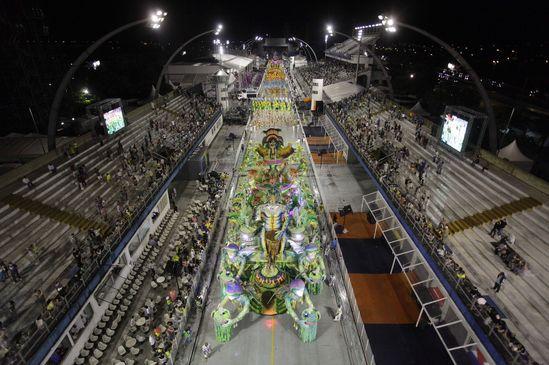 Due mln di maschere di Carnevale tossiche. Rischi per pelle e occhi Due mln di maschere di Carnevale tossiche. Rischi per pelle e occhi