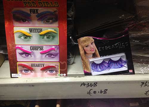 Brivido cinese a Carnevale. Pure le maschere sono tossiche