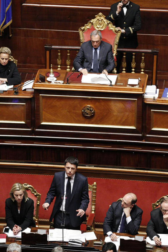 Renzi, fiducia al Senato con 169 voti. Scuola, tasse, lavoro: i 10 punti chiave