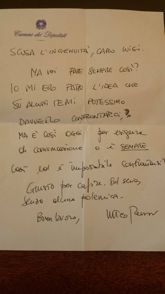 Lo scambio di pizzini Di Maio-Renzi. “Scusa l’ingenuità…”. Le foto Lo scambio di pizzini Di Maio-Renzi. “Scusa l’ingenuità…”. Le foto