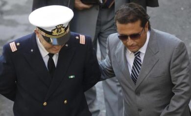 Capitan Schettino risale a bordo: “Tornerò sulla Costa Concordia”