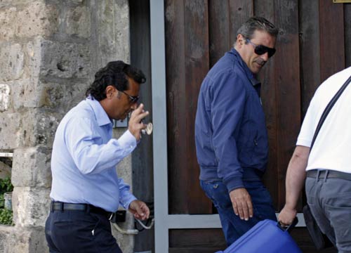 Capitan Schettino risale a bordo: “Tornerò sulla Costa Concordia”