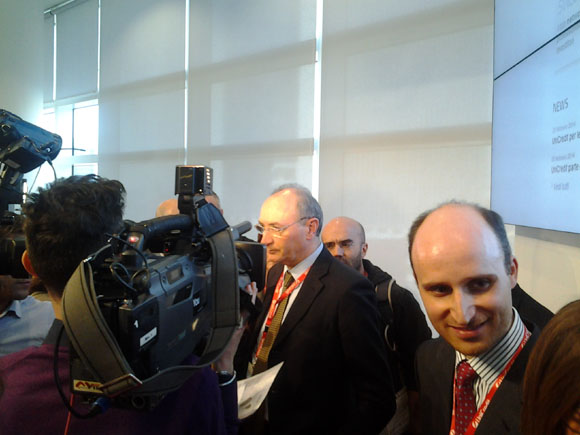 UniCredit a caccia dei cervelli italiani. Fino a 250mila€ per ogni start-up UniCredit a caccia dei cervelli italiani. Fino a 250mila€ per ogni start-up