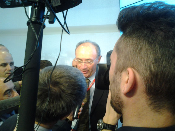 UniCredit a caccia dei cervelli italiani. Fino a 250mila€ per ogni start-up UniCredit a caccia dei cervelli italiani. Fino a 250mila€ per ogni start-up