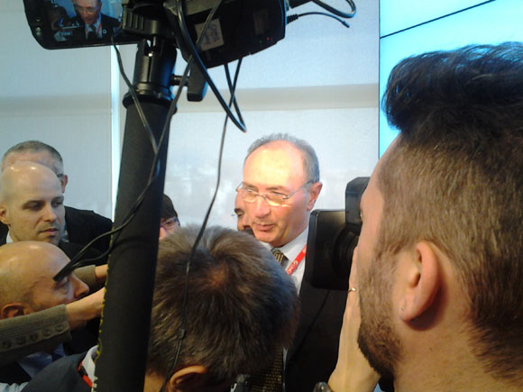 UniCredit a caccia dei cervelli italiani. Fino a 250mila€ per ogni start-up UniCredit a caccia dei cervelli italiani. Fino a 250mila€ per ogni start-up