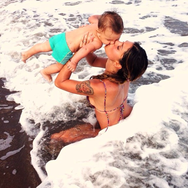 “Colpo di testa” per Belen. Diventa imprenditrice dell’hairstyling