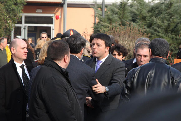 “Buffone, vergogna”. “Vai a casa”. Renzi contestato a Treviso “Buffone, vergogna”. “Vai a casa”. Renzi contestato a Treviso