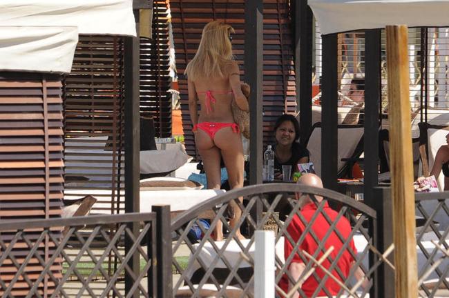 La Herzigova divide Hunziker e Trussardi: tra i due aria di litigi La Herzigova divide Hunziker e Trussardi: tra i due aria di litigi