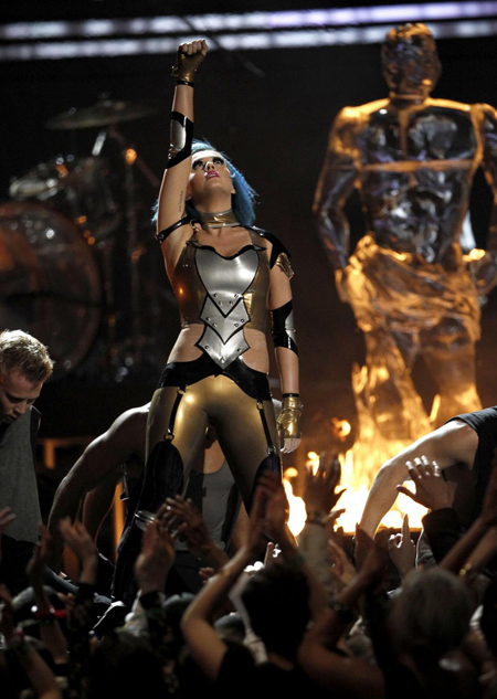 Il video di Katy Perry irrita l’Islam: in 50mila contro blasfemia Il video di Katy Perry irrita l’Islam: in 50mila contro blasfemia