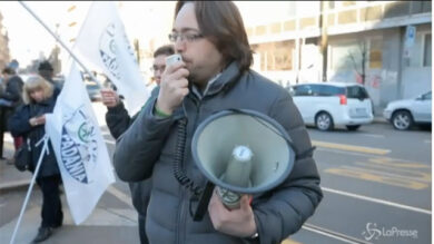 VIDEO: Milano, presidio Lega davanti a tribunale: No a scarcerazione Kabobo