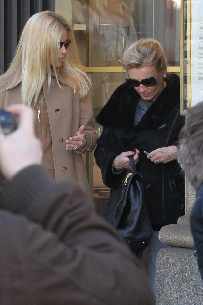 La Herzigova divide Hunziker e Trussardi: tra i due aria di litigi La Herzigova divide Hunziker e Trussardi: tra i due aria di litigi