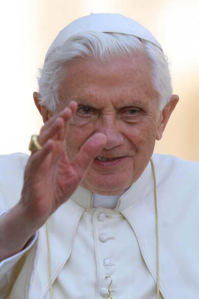 Benedetto XVI: “La mia rinuncia è valida, niente speculazioni”