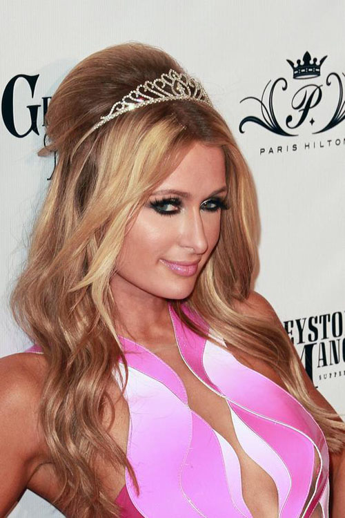 Nuda per il suo compleanno, Paris Hilton ancora nello scandalo