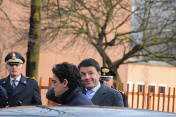 “Buffone, vergogna”. “Vai a casa”. Renzi contestato a Treviso “Buffone, vergogna”. “Vai a casa”. Renzi contestato a Treviso