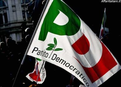 Il Pd vota per l’ingresso nel Pse. D’Alema: “Un passo avanti, non una resa”