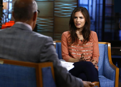 Feltri a Sollecito: “Ma Meredith te la volevi scopare?”. Trasmissione sospesa Feltri a Sollecito: “Ma Meredith te la volevi scopare?”. Trasmissione sospesa