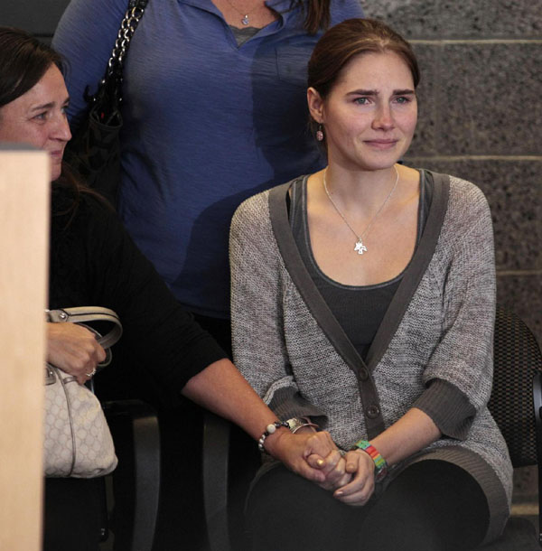 Feltri a Sollecito: “Ma Meredith te la volevi scopare?”. Trasmissione sospesa Feltri a Sollecito: “Ma Meredith te la volevi scopare?”. Trasmissione sospesa
