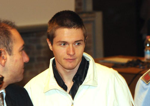 Feltri a Sollecito: “Ma Meredith te la volevi scopare?”. Trasmissione sospesa Feltri a Sollecito: “Ma Meredith te la volevi scopare?”. Trasmissione sospesa