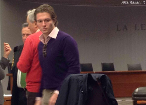 Feltri a Sollecito: “Ma Meredith te la volevi scopare?”. Trasmissione sospesa Feltri a Sollecito: “Ma Meredith te la volevi scopare?”. Trasmissione sospesa