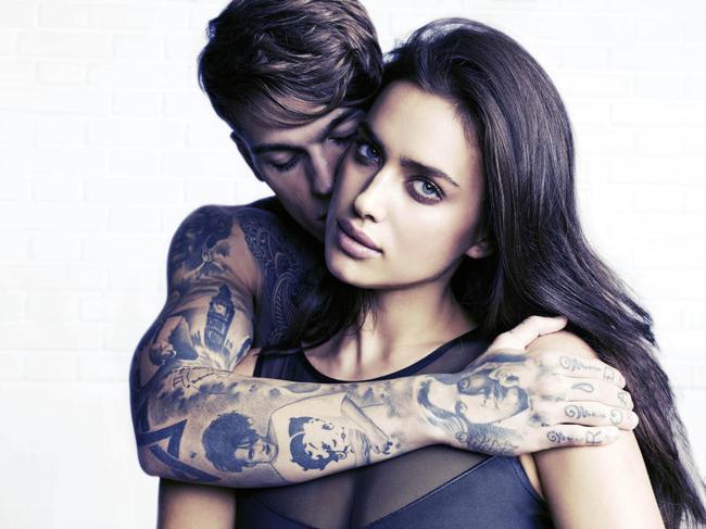 Irina Shayk, foto col tatuato. E la trans Cristina rivela che Cristiano…