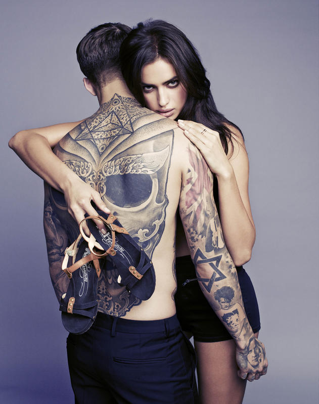 Irina Shayk, foto col tatuato. E la trans Cristina rivela che Cristiano…