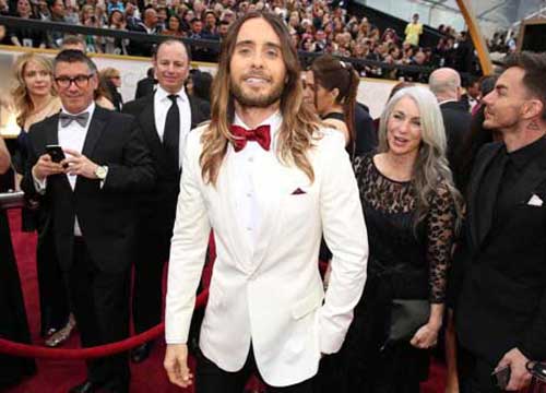 Uomini con la barba? Chi ne ha poca se la fa impiantare. Foto Uomini con la barba? Chi ne ha poca se la fa impiantare. Foto