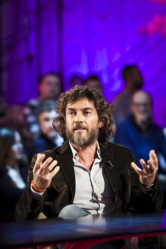 Uomini con la barba? Chi ne ha poca se la fa impiantare. Foto Uomini con la barba? Chi ne ha poca se la fa impiantare. Foto