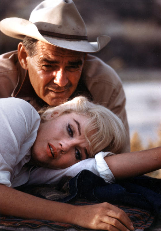 Marylin e i fratelli Kennedy, sesso a tre in un video. Il “giallo” Marylin e i fratelli Kennedy, sesso a tre in un video. Il “giallo”