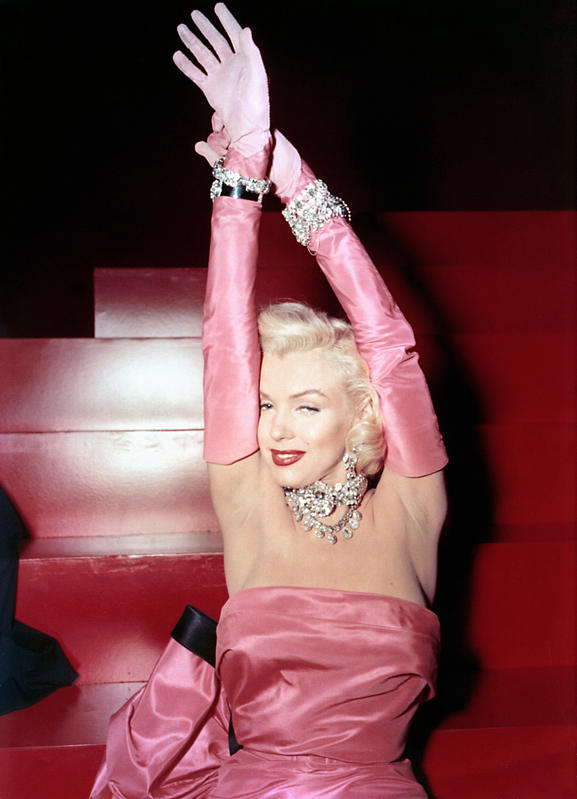 Marylin e i fratelli Kennedy, sesso a tre in un video. Il “giallo” Marylin e i fratelli Kennedy, sesso a tre in un video. Il “giallo”