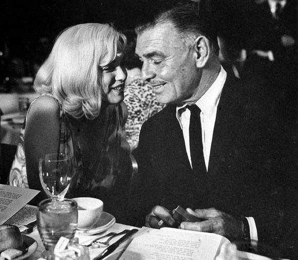 Marylin e i fratelli Kennedy, sesso a tre in un video. Il “giallo” Marylin e i fratelli Kennedy, sesso a tre in un video. Il “giallo”