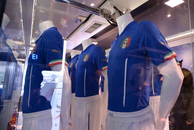Le nuove maglie azzurra by Puma: da Balo a Buffon eccoli come modelli Le nuove maglie azzurra by Puma: da Balo a Buffon eccoli come modelli