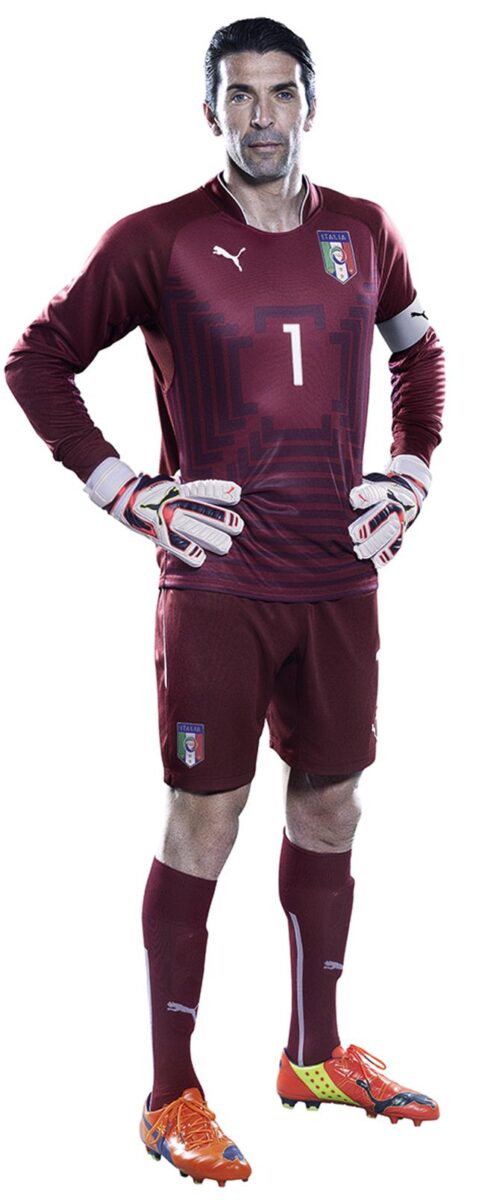 Le nuove maglie azzurra by Puma: da Balo a Buffon eccoli come modelli Le nuove maglie azzurra by Puma: da Balo a Buffon eccoli come modelli