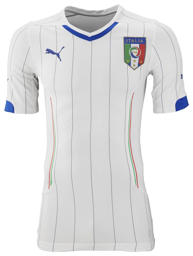 Le nuove maglie azzurra by Puma: da Balo a Buffon eccoli come modelli Le nuove maglie azzurra by Puma: da Balo a Buffon eccoli come modelli
