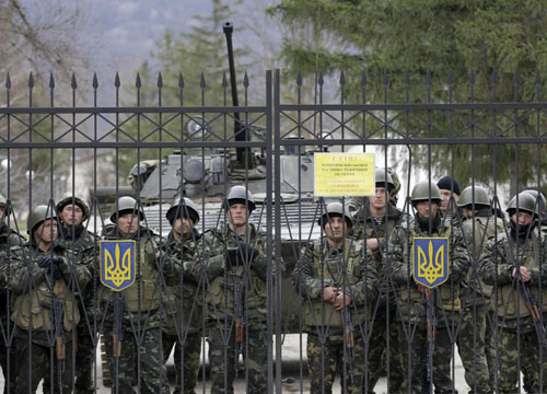 Crisi in Crimea, Putin ordina il ritiro delle truppe dal confine Crisi in Crimea, Putin ordina il ritiro delle truppe dal confine