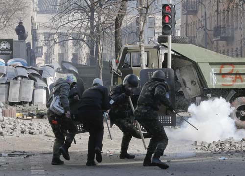 Putin: “In Ucraina colpo di Stato. Siamo pronti a usare la forza” Putin: “In Ucraina colpo di Stato. Siamo pronti a usare la forza”