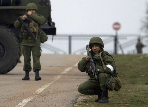 Crisi in Crimea, Putin ordina il ritiro delle truppe dal confine Crisi in Crimea, Putin ordina il ritiro delle truppe dal confine