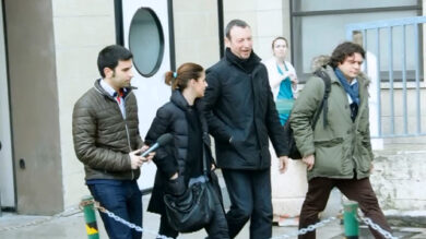 VIDEO: Fiorello in ospedale, in visita la moglie e il fratello Giuseppe