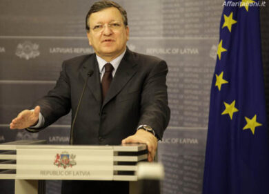 Ucraina, arrivano gli aiuti europei. Barroso offre 11 miliardi
