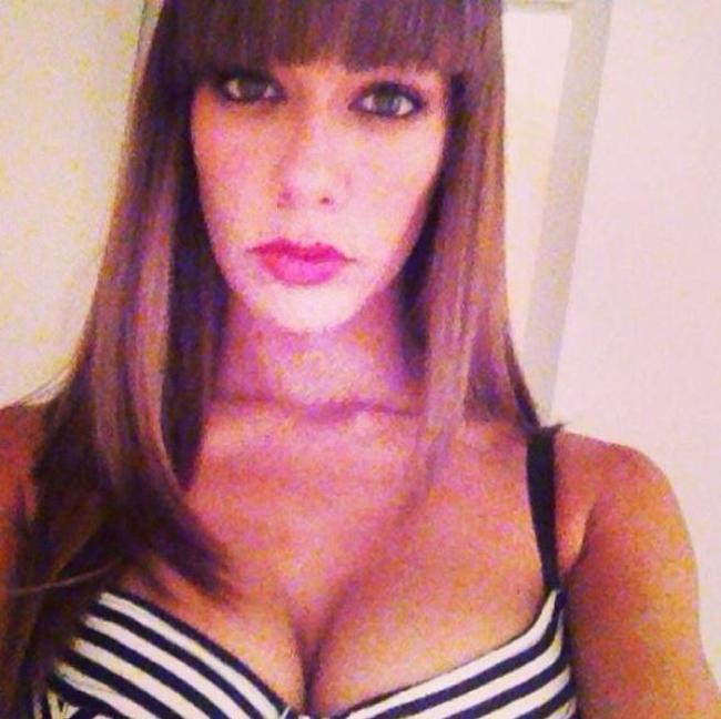 Melita nuda sotto le lenzuola: la showgirl mostra il suo lato sexy Melita nuda sotto le lenzuola: la showgirl mostra il suo lato sexy