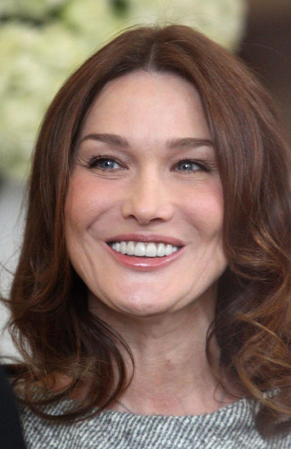 Francia, scoppia il caso dei sarko-leaks. Svelata l’intimità di Carla Bruni. Foto Francia, scoppia il caso dei sarko-leaks. Svelata l’intimità di Carla Bruni. Foto