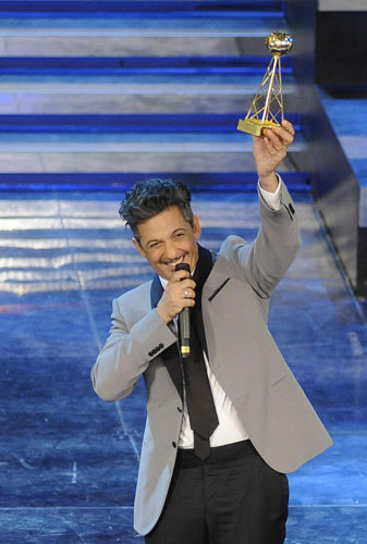 Fiorello, parla il fratello Beppe: “Trauma cranico fortissimo”