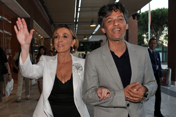 Fiorello, parla il fratello Beppe: “Trauma cranico fortissimo”