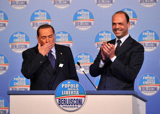 Berlusconi pronto per le nozze: “Il Cav sposerà la Pascale a Ischia” Berlusconi pronto per le nozze: “Il Cav sposerà la Pascale a Ischia”