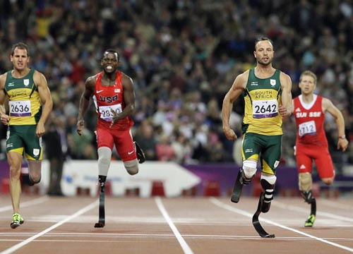 Pistorius, prima dell’omicidio sparò in un ristorante incolpando l’amico