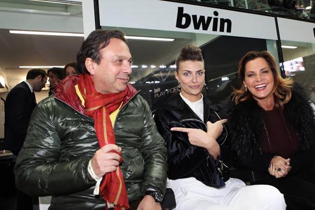 Bikini esplosivo per la Ventura: fisico mozzafiato per Super Simo