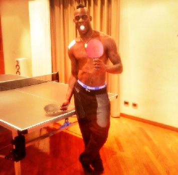 Balotelli: “Continuate a credermi uno scemo”. E Mou lo vuole allenare Balotelli: “Continuate a credermi uno scemo”. E Mou lo vuole allenare