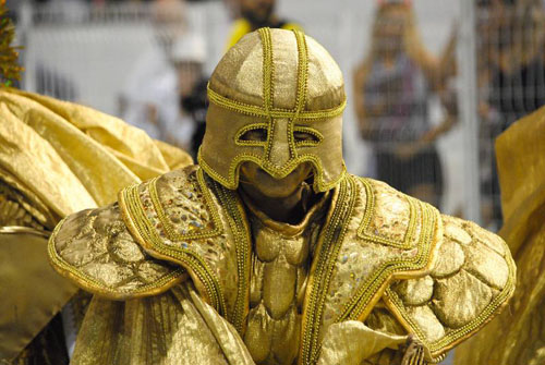 Musica e donne bellissime, le scuole di samba si sfidano al Carnevale di Rio Musica e donne bellissime, le scuole di samba si sfidano al Carnevale di Rio