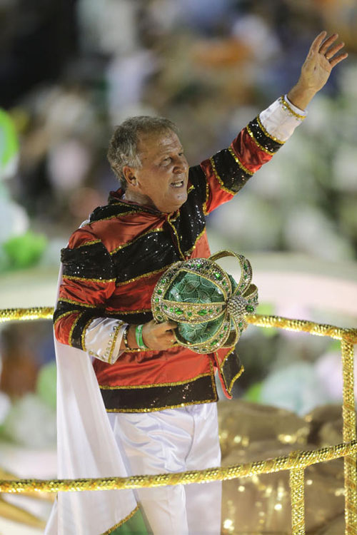 Musica e donne bellissime, le scuole di samba si sfidano al Carnevale di Rio Musica e donne bellissime, le scuole di samba si sfidano al Carnevale di Rio